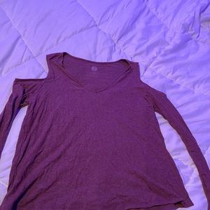 Off the shoulder long sleeve So brand. Size XL.